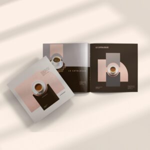 Brochures piquées format carré