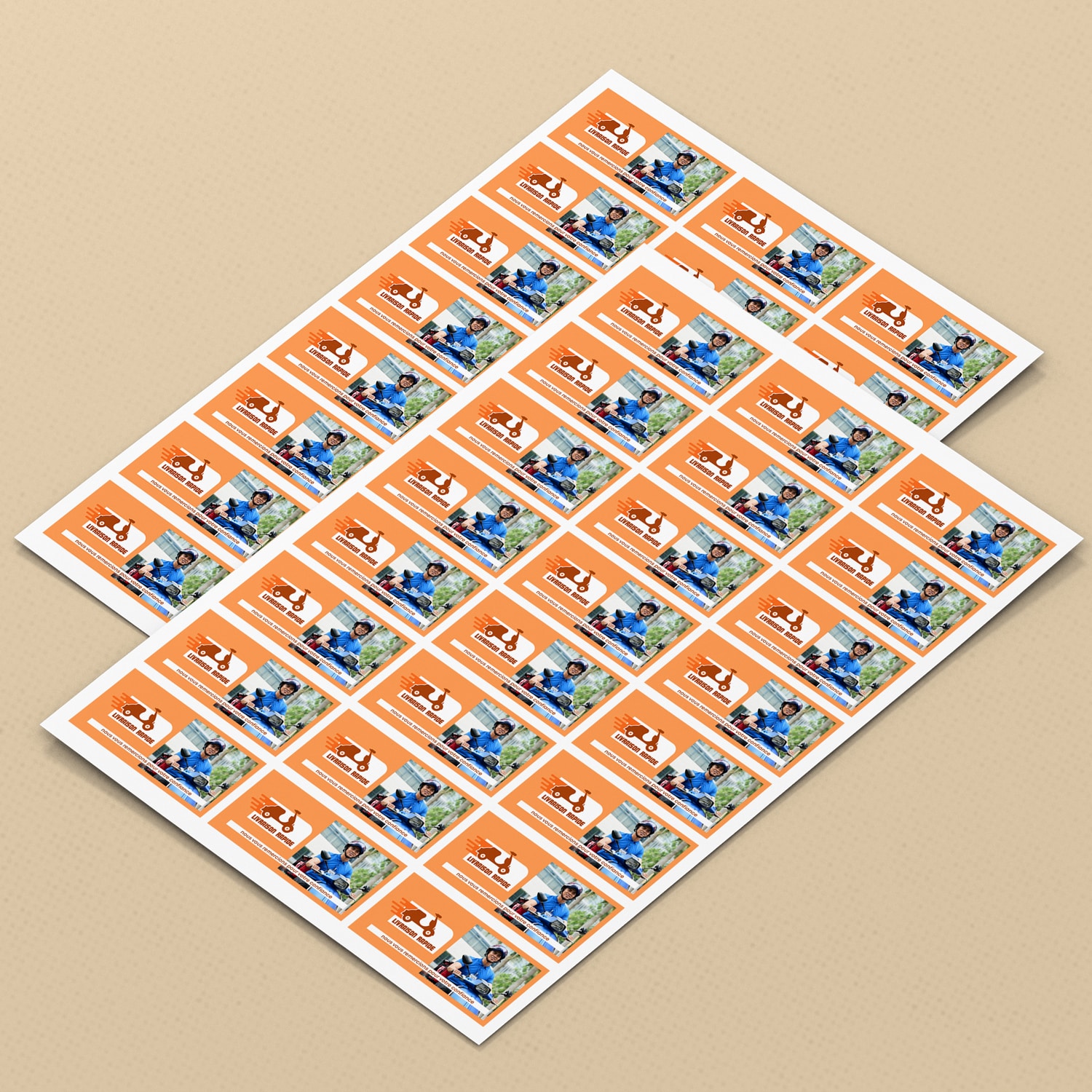 Une feuille d'autocollants avec différents motifs, dont des fleurs, des animaux et des objets du quotidien