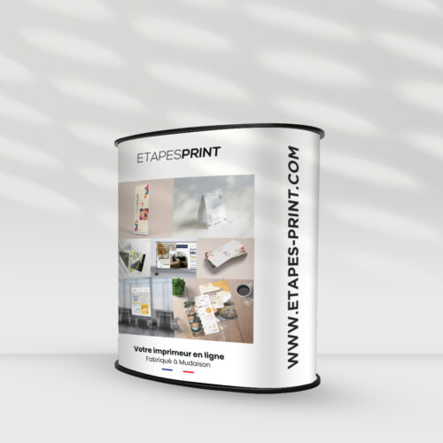 Comptoir d’accueil courbe avec visuel EtapesPrint, utilisé lors de salons ou événements professionnels.